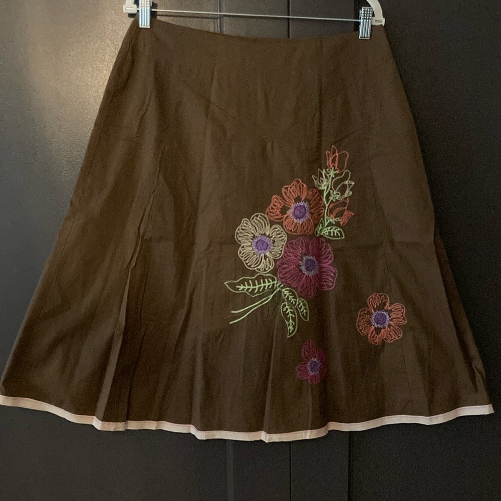 Floral Embroidered Brown Skirt (Size 8)